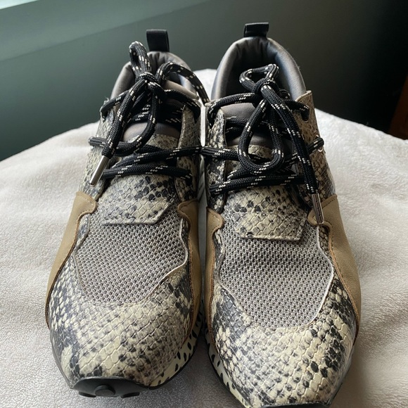 STEVE MADDEN SNEAKERS - Picture 3 of 5